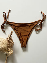 Load image into Gallery viewer, Grady Bottom - Select Color