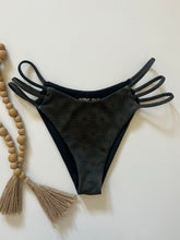 Load image into Gallery viewer, James Bottom - Select Color