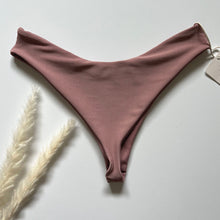 Load image into Gallery viewer, Maddyn Bottom - Mauve Ribbed- S