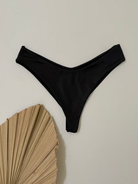 Maddyn Bottom - Black